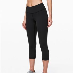 ✨SALE✨Lululemon Wunder Under crop